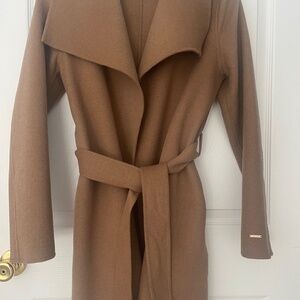 TAHARI size S slightly used coat